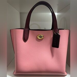 Coach Willow 24 Tote